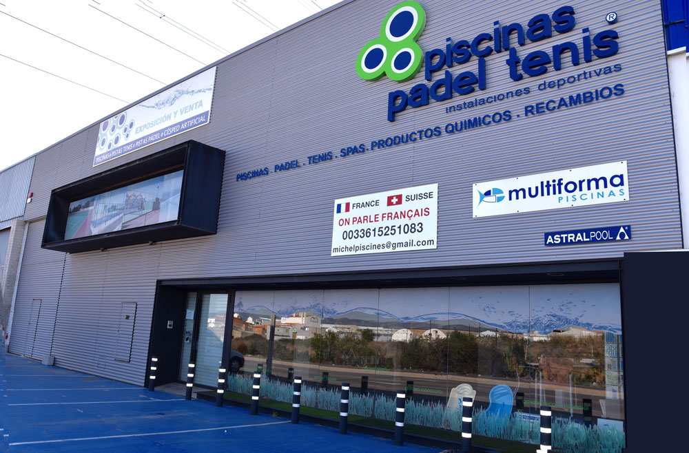 fachada piscina padel tenis